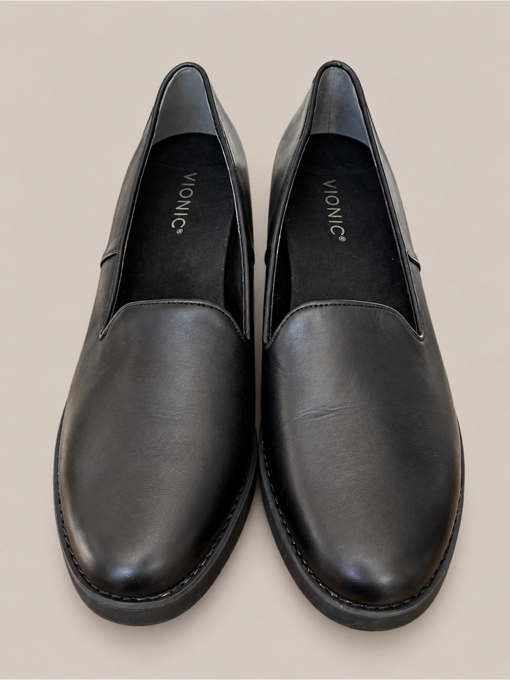 Vionic Willa Black Leather Wedge Loafers Lug Sole Women’s 9.5